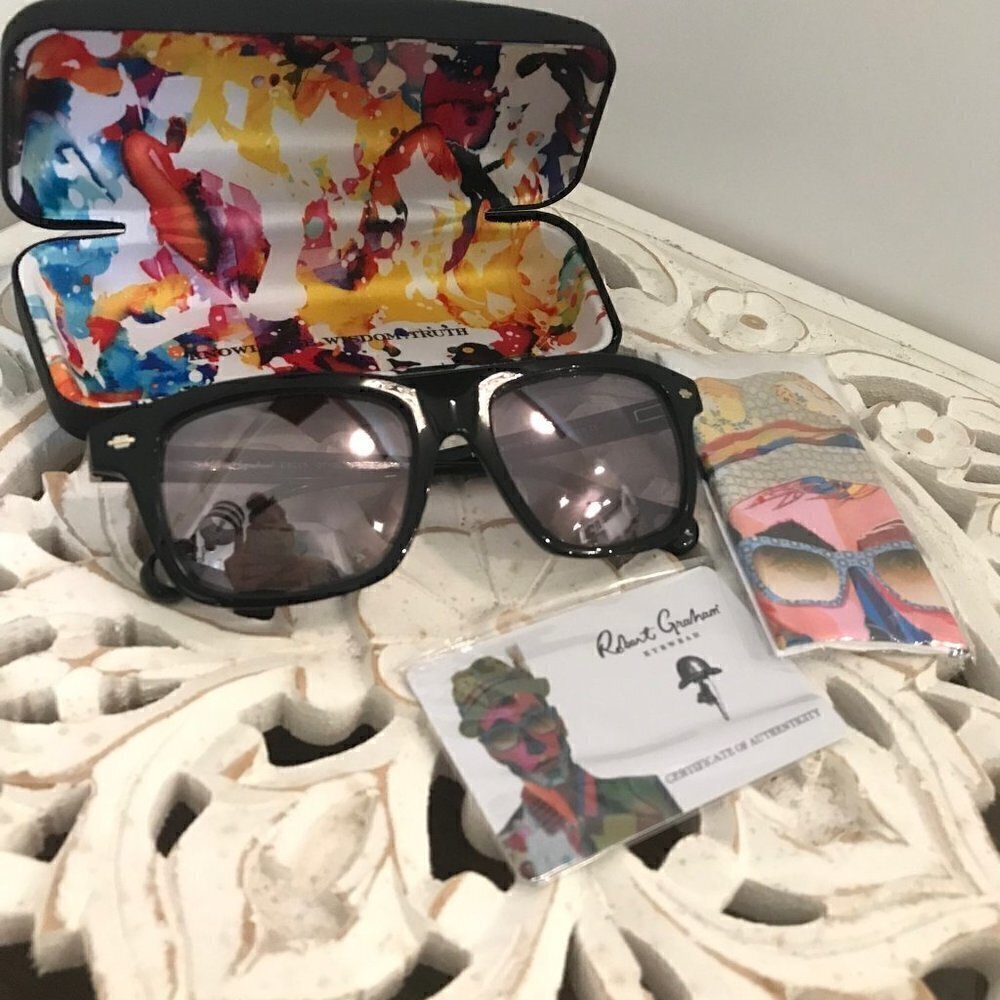 NWT Robert Graham sunglasses